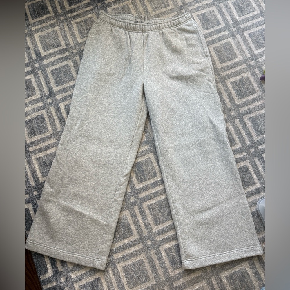 ROOTS Women’s Wide-leg Fleece Sweatpants - Large
